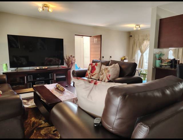 2 BEDROOM TOWNHOUSE FOR SALE IN VORNA VALLEY